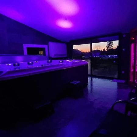 Gites De La Croisee Des Chemins - Piscine Chauffee - Spa, Hammam Et Sauna Izeaux Luaran gambar